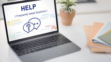 çalışma alanı tablo açılan laptop