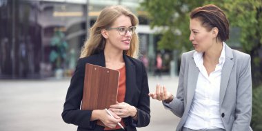 güzel iş kadınları 