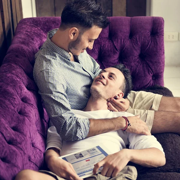 Gay couple dans l'amour — Photo