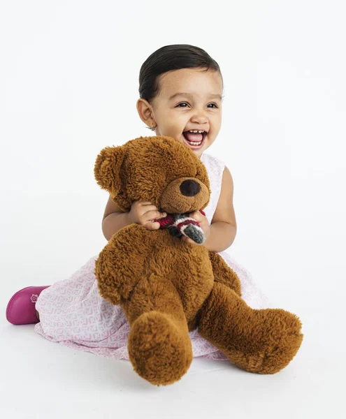 Meisje met teddybeer — Stockfoto