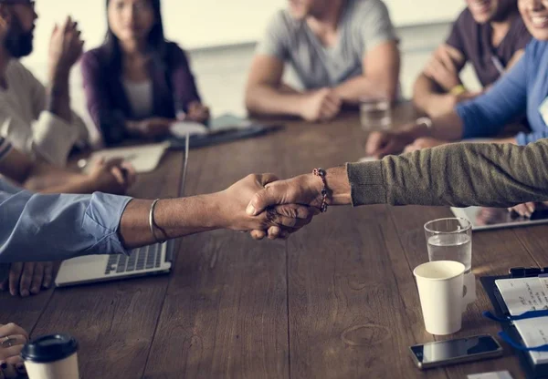 Personnes présentes à la réunion au bureau — Photo