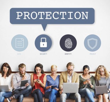 Dijital aygıtlar kullanan insanlar 