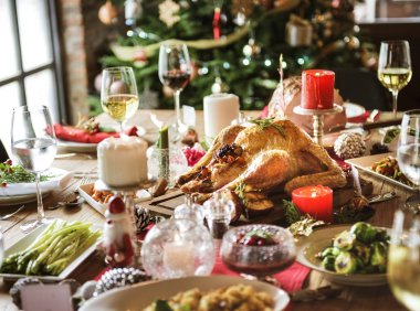 Noel Kutlamaları ve Yemek masasi