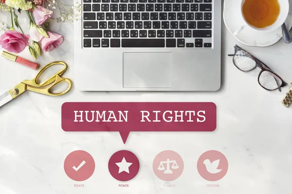 dizüstü bilgisayar ile çalışma alanı tablosu