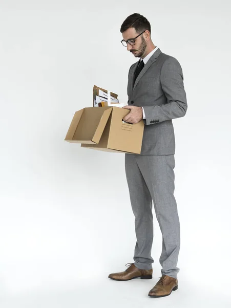 Homem segurando caixa — Fotografia de Stock