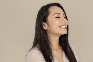 Kapalı gözlü kadın. 