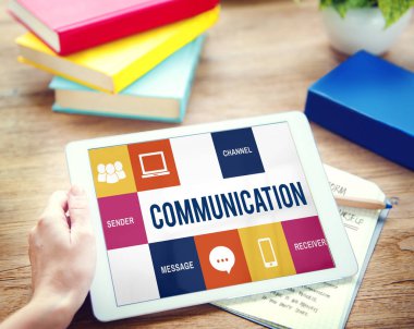 kişi holding dijital tablet