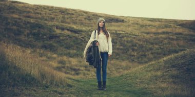 Dağları'nda genç kadın