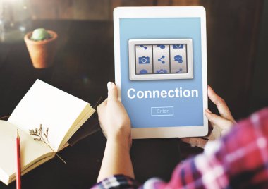 insan elinden tutarak dijital tablet 