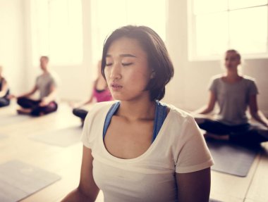 Joga yapan insanlar 