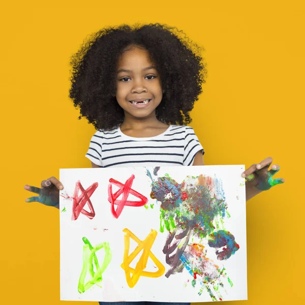 Afrikanisches Mädchen posiert im Studio — Stockfoto