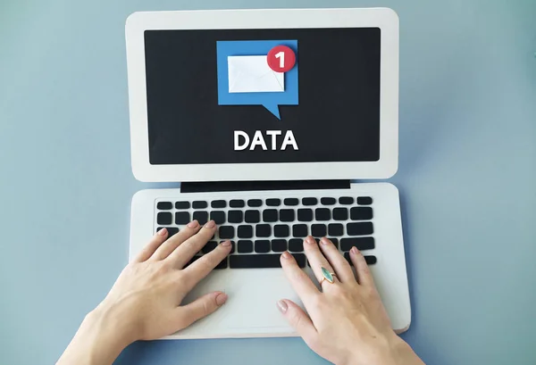 Woman working on laptop — Stock Photo, Image