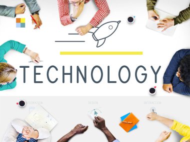 Toplantıda iş adamları tartışıyor 