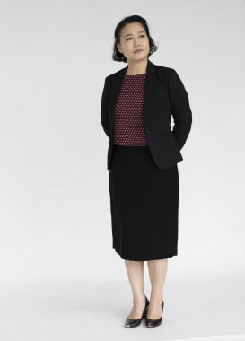 Düşünceli Asyalı kadın