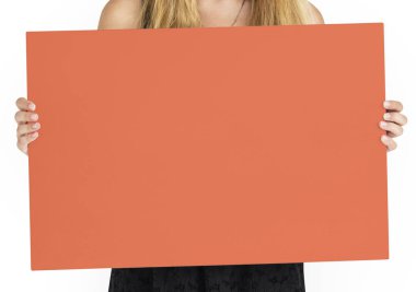 Boş reklam tutan kadın