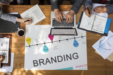 insanlar toplantı odasında çalışma