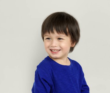 gülümseyen şirin Asyalı çocuk