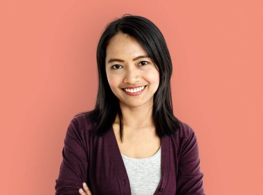 Gülümseyen kadın portresi