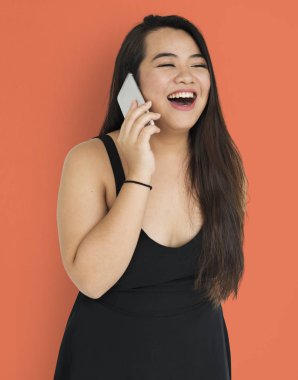 Akıllı Telefonla Konuşan Kadın