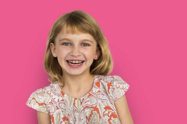 Stüdyoda neşeli kız