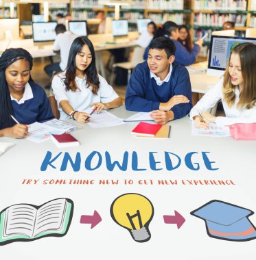 Öğrenci çalışma masasında çeşitlilik grubu