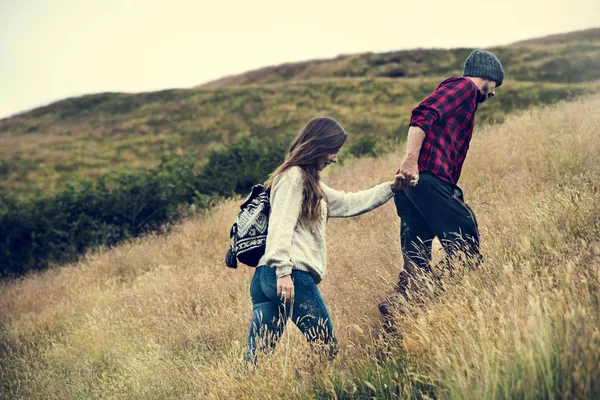 Pareja joven al aire libre —  Fotos de Stock