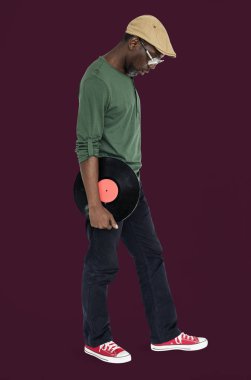 Vinil disk tutan adam