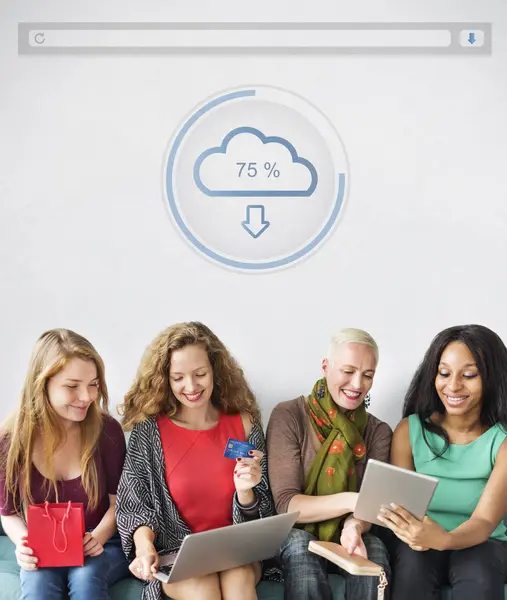  Dijital cihazlar kullanarak kadınlar