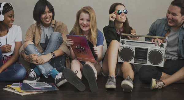 Vintage Boombox arkadaşlarınızla 