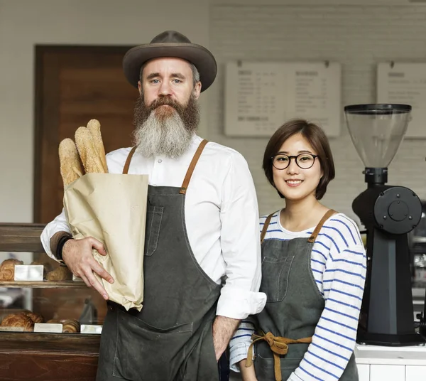 Couple Barista dans un café — Photo