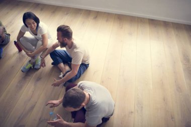 Egzersiz daha önce sohbet insanlar