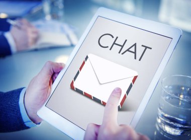 Dijital tablet holding işadamı eller