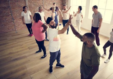 Grup egzersiz sınıfındaki