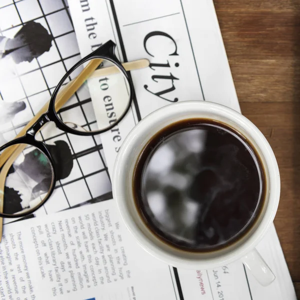 Taza de café y anteojos —  Fotos de Stock