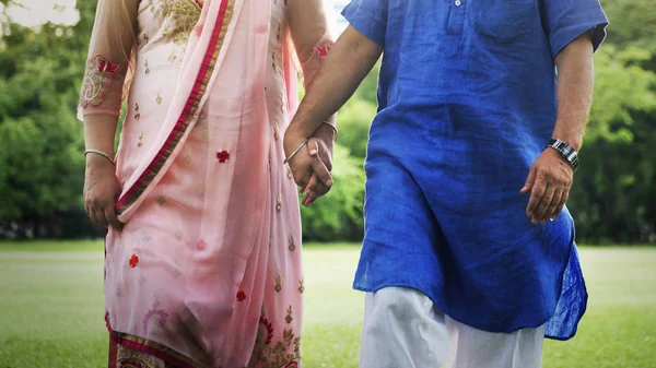 Indiska par i kärlek — Stockfoto