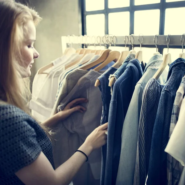 Woman Chosing Clothes — Stock Photo, Image