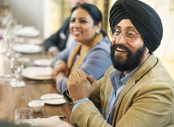 Gente de negocios en reunión en restaurante —  Fotos de Stock