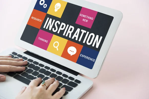 Woman working on laptop — Stock Photo, Image