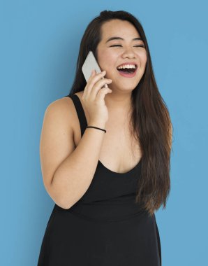 Akıllı Telefonla Konuşan Kadın