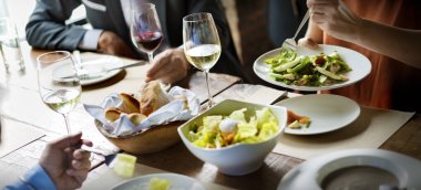 Restoranında yemek insanlar