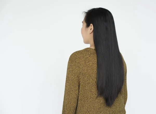 Mujer con cabello largo oscuro — Foto de Stock