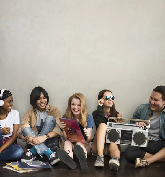 Adolescentes em Casual — Fotografia de Stock