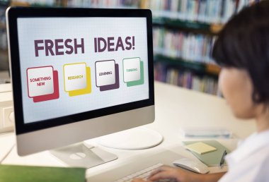 bilgisayarla çalışma öğrenci kız