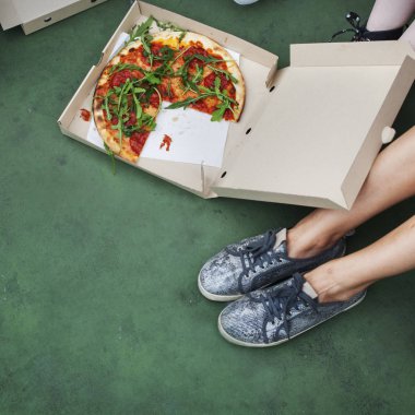 Pizza sahip arkadaşlar