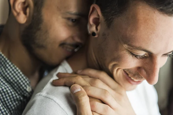 Gay couple dans l'amour — Photo