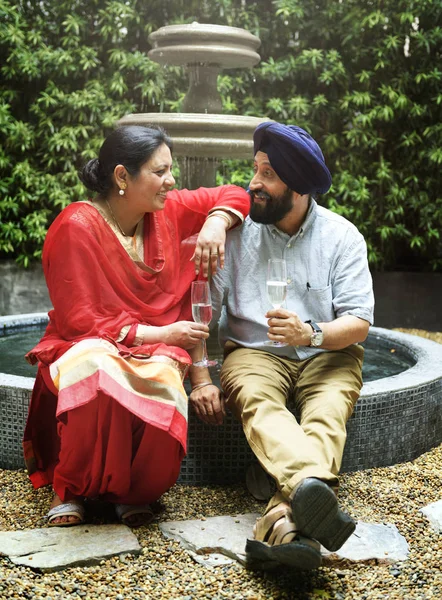 Індійська пара в любові — стокове фото