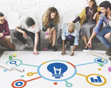 projede çalışan tasarımcıları