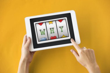 insan elinden tutarak dijital tablet