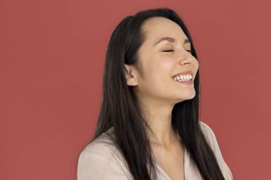 Kapalı gözlü kadın. 