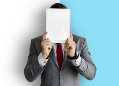 iş kişi holding tablet 